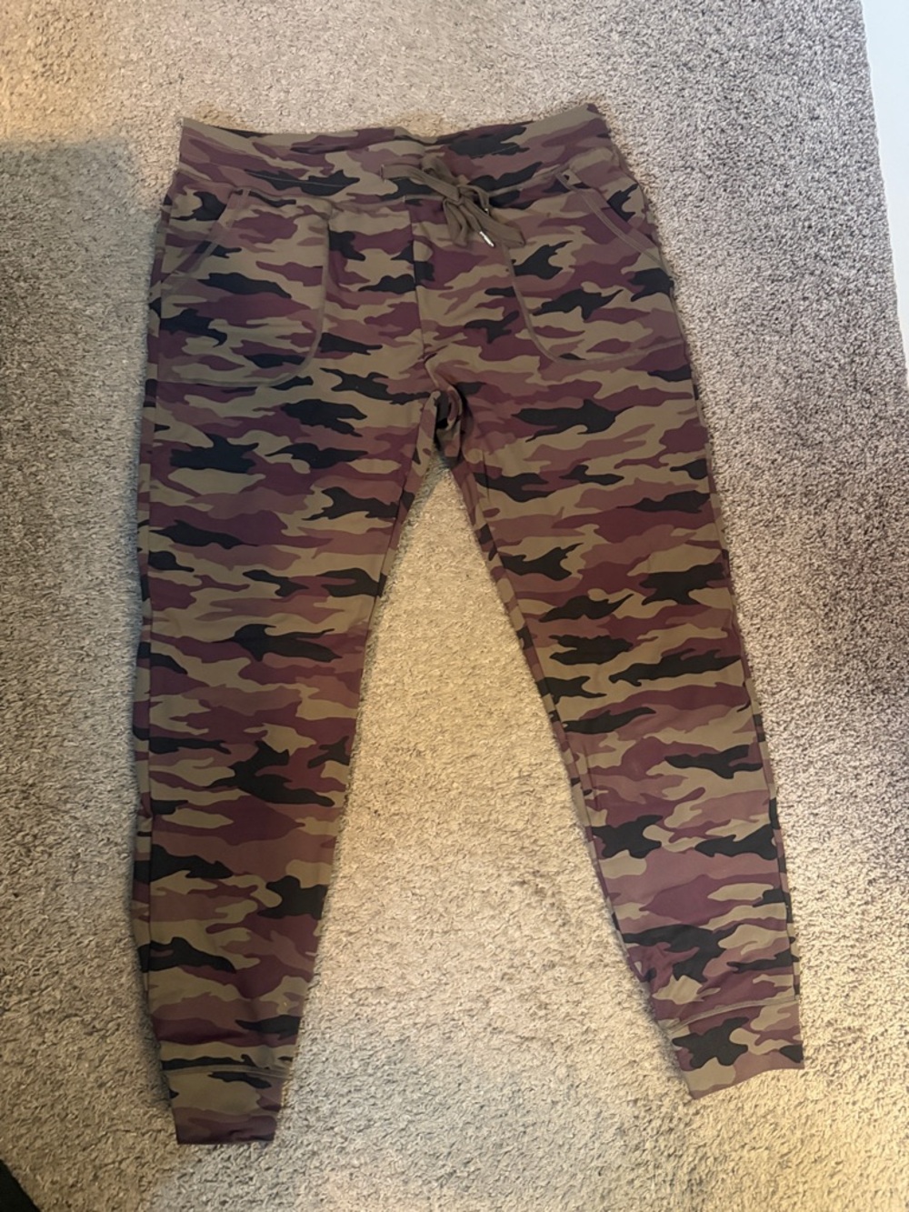 Women's Zyia Camo Unwind Jogger Pants in Olive & Brown
